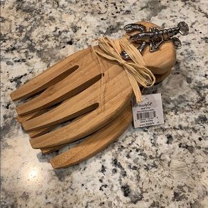 Mud pie crawfish wooden salad hands